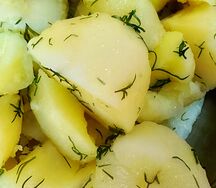 Картофель отварной с укропом 