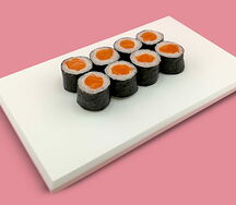 Маки с охлажденным лососем