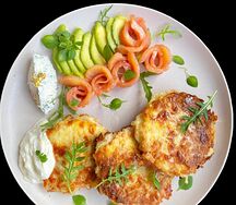 Драники со сметаной и творожным сыром