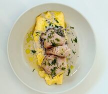 Французский омлет, грибной жульен, пастрами из индейки
