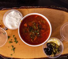 Солянка из говядины и мясных копченостей