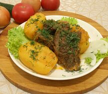 Говядина тушеная c картошкой
