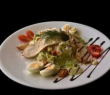 Салат Цезарь с курицей