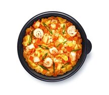 Чесночный рис с креветками