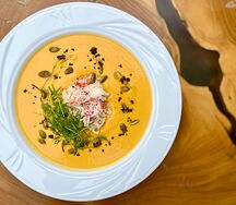 Тыквенный крем-суп с мясом Камчатского краба