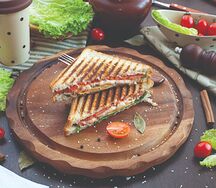 Сэндвич с курицей и сыром