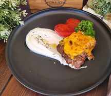 Cвинoй стейк с халапеньо