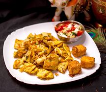 Комбо Чиз котту, панир пакора и салат