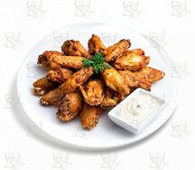 Крылышки с чесночным соусом