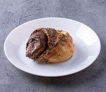 Свежая булочка с маком