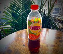 Холодный черный чай Lipton Персик