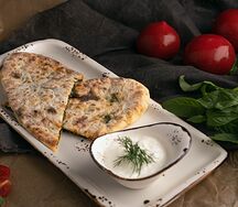 Кутаб с зеленью, сыром и мацони