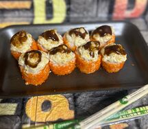 Запеченный ролл с лососем