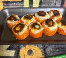 Запеченный ролл Лосось-моцарелла