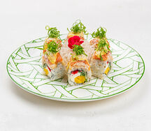 Ролл с крабом и манго