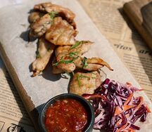 Бедро куриное с соусами барбекю и сальса