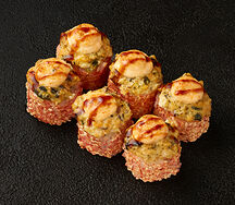 Запеченный ролл Спайси с мидиями и унаги соусом