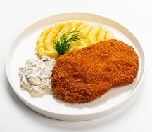 Хрустящий цыпленок с пюре и грибным соусом