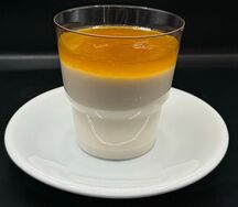Панна котта с пюре из манго
