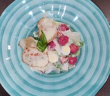 Цезарь с цыплёнком из Хоспера