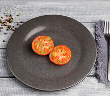 Печеный томат с соусом песто