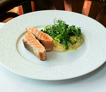 Лосось с брокколи