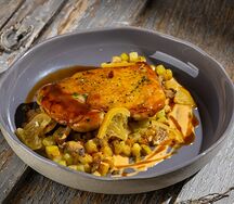 Жареный цыпленок с картофелем и грибами