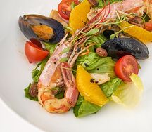 Салат с морепродуктами
