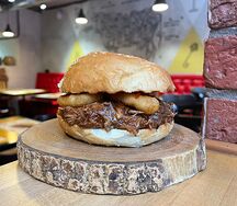 Бургер с рёбрами