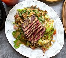 Салат со стейком