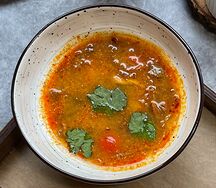 Том Ям с креветочно-свиными фрикадельками