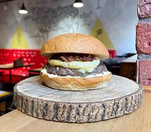 Бургер камамбер