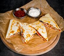 Кесадилья с курицей