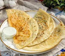 Кыстыбый с зеленью и сыром