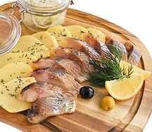 Сельдь с отварным картофелем