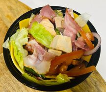 Куриные кусочки с беконом
