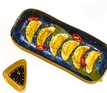 Гёдза с курицей и вешенками