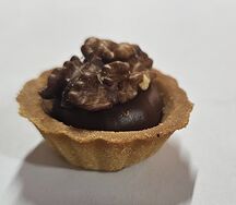 Корзинка с орехом