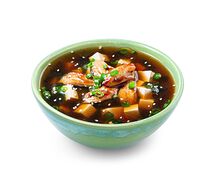 Суп Мисо широ с пряной курицей