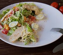 Цезарь с курицей