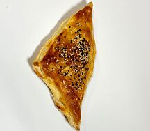 Слойка Курица, капуста, сыр