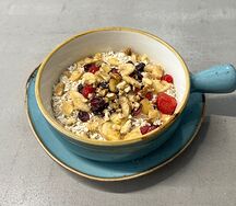 Кашка 5 злаков с ягодами и бананом