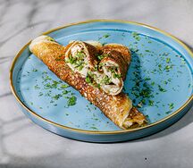 Блинчики с куриным филе и шампиньонами