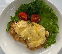 Отбивная из курицы с грибами