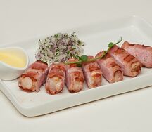 Рулетики из курицы в беконе