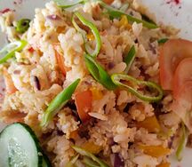 Рис по-китайски с овощами и яйцом