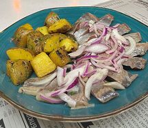 Сельдь с картофелем