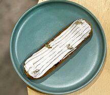 Эклер ванильный