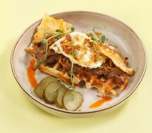 Картофельная вафля с рваной говядиной  