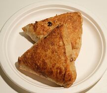 Конвертик из лаваша с курицей и сыром